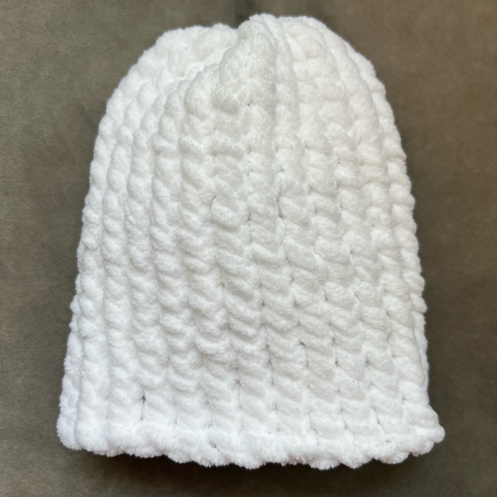 HANDMADE PREEMIE/NEWBORN knit beanie *WHITE*